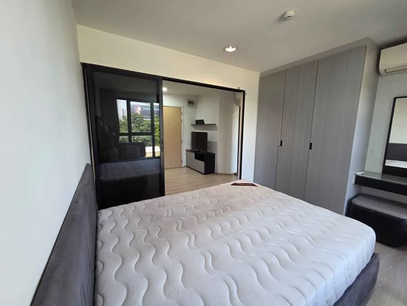 bedroom of Rise Rama 9