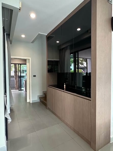 room interior and bathroom of บ้านลุมพินี สวนหลวง ร.๙