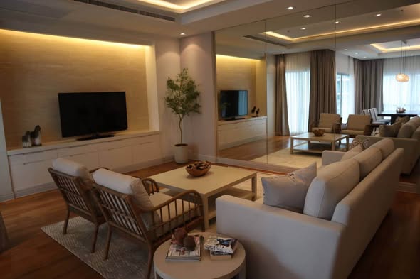 living room of Royal Residence Park