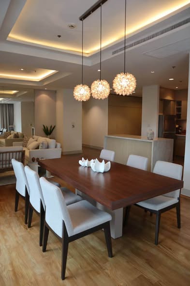 room interior of Royal Residence Park