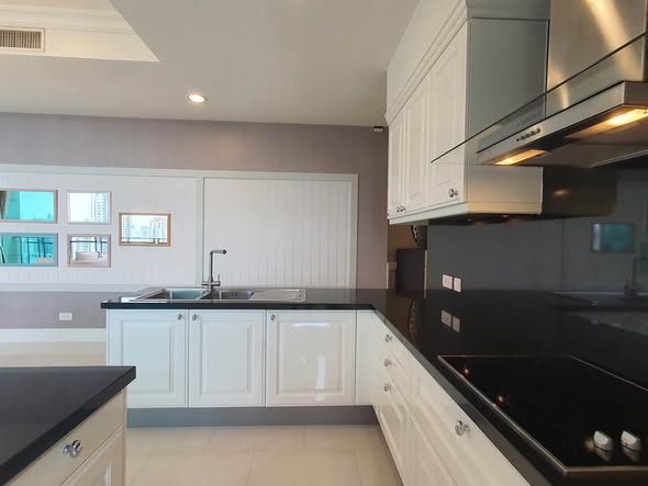 kitchen of Royce Private Residences