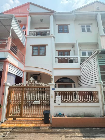 S Concept Townhome, Soi Nonsi 28