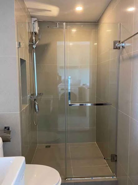 room interior and bathroom of S Condo Sukhumvit 50