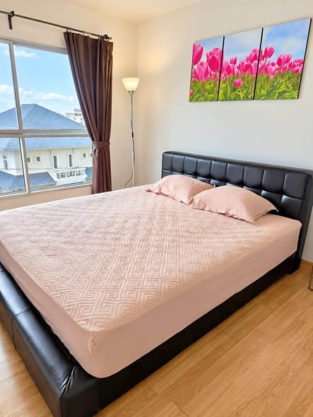 bedroom of S&S Sukhumvit Condominium