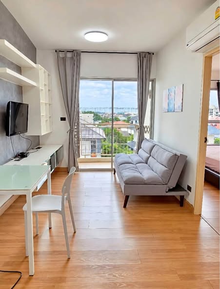 bedroom of S&S Sukhumvit Condominium