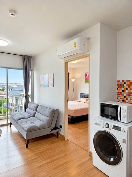 bedroom of S&S Sukhumvit Condominium