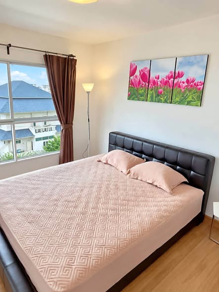 bedroom of S&S Sukhumvit Condominium