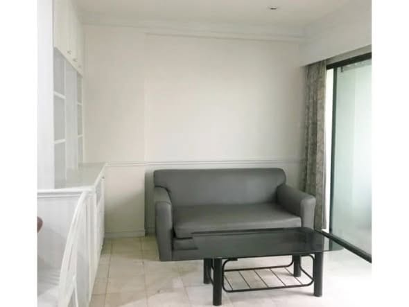 living room of Saranjai Mansion
