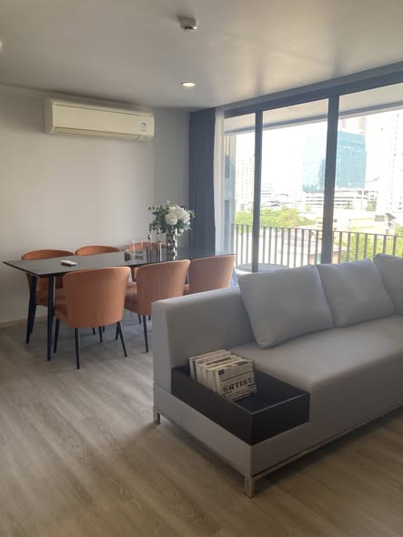 living room of SAVVI Ari4