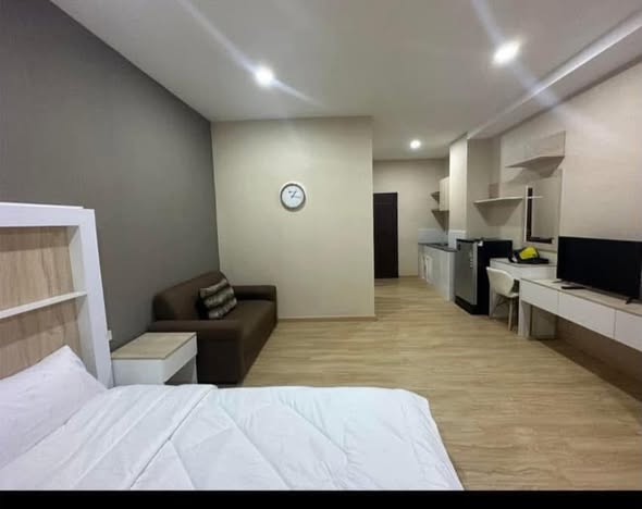 bedroom of Sereno Airport Condo