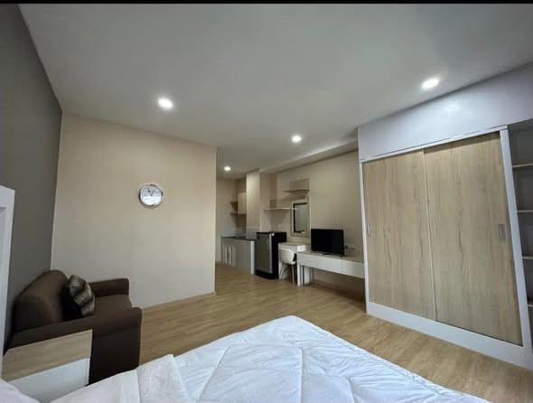 bedroom of Sereno Airport Condo