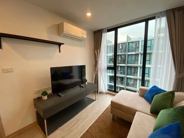 bedroom and living room of Serio Sukhumvit 50