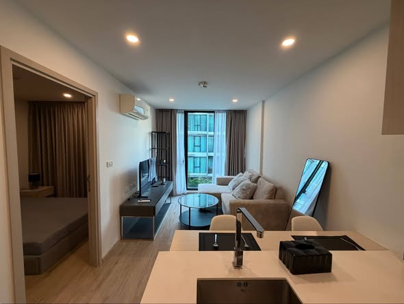 living room and bedroom of Serio Sukhumvit 50
