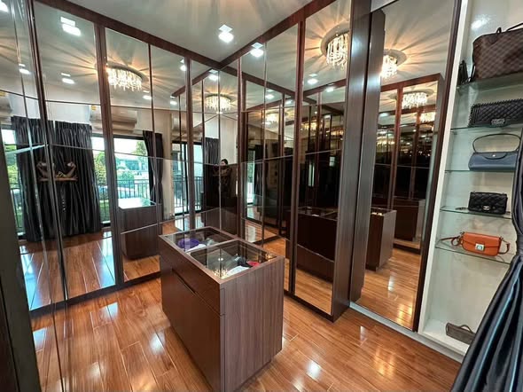 room interior of Setthasiri Srinakarin – Rama 9