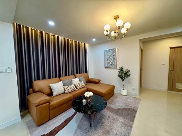 living room and bedroom of Siam Condominium