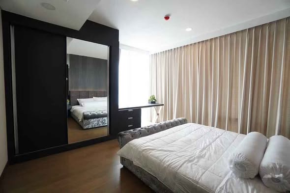 bedroom and room interior of Siamese Exclusive Queens ไซมีส เอ็กซ์คลูซีฟ ควีนส์
