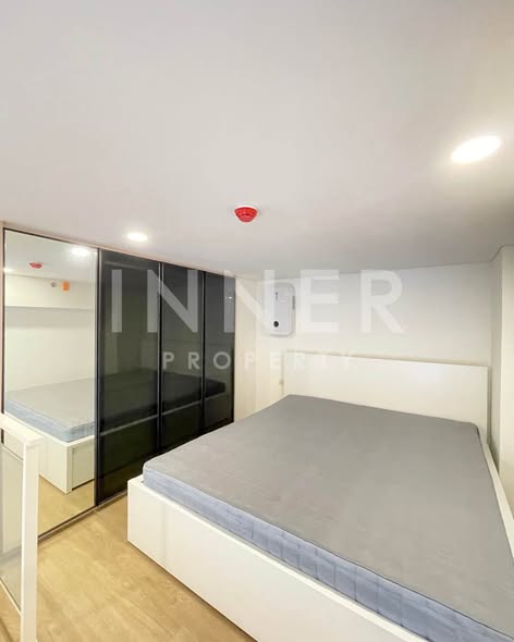 bedroom of Siamese residence landmark @ MRTA station