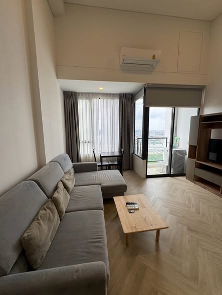bedroom of Siamese residence landmark @ MRTA station