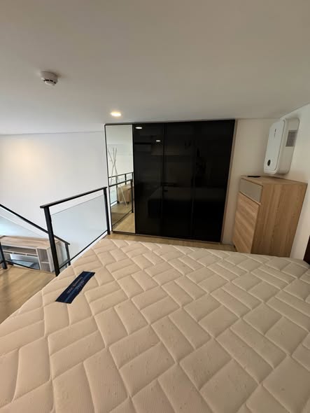 bedroom of Siamese residence landmark @ MRTA station