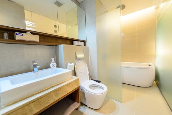 bathroom of Siamese Thirty Nine