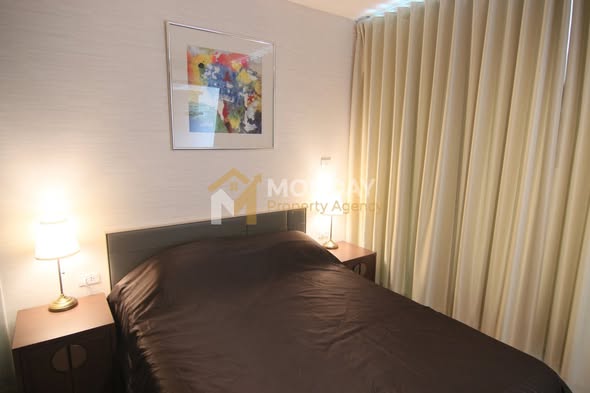 bedroom of Siamese Thirty Nine
