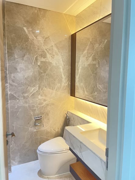 bathroom of Sindhorn Residence