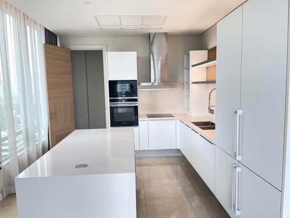 kitchen of Sindhorn Residence