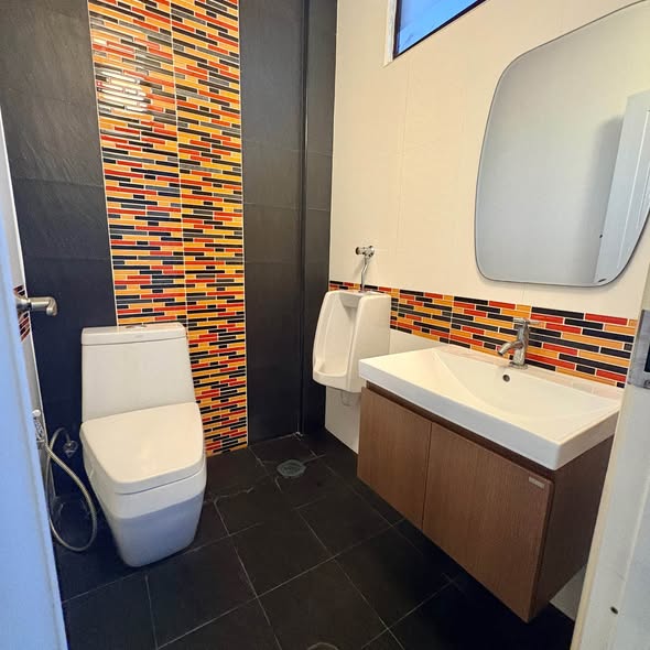 bathroom of Sinthawi Ngam Charoen Village