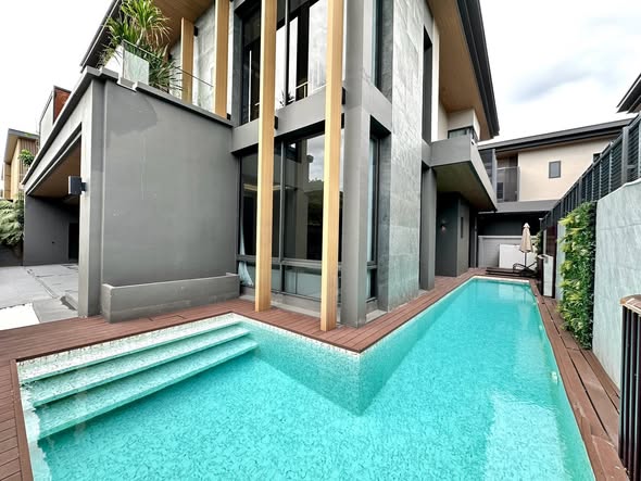 pool of SIRANINN RESIDENCES | ศิรนินทร์ เรสซิเดนเซส