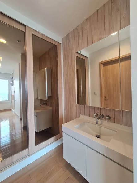 room interior and bathroom of Siri at Sukhumvit