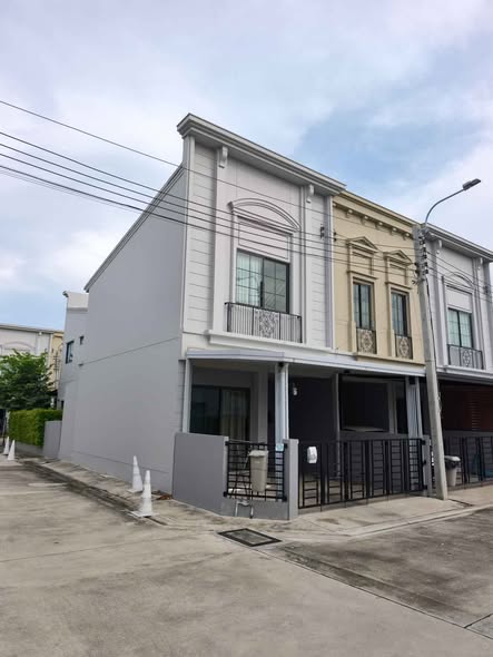 สิริ เพลส เมกาบางนา Siri Place Mega-Bangna
