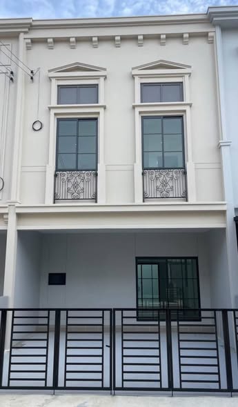 Siri Place Pattanakarn