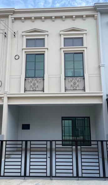 Siri Place Pattanakarn