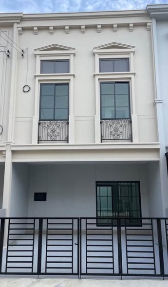 Siri Place Pattanakarn