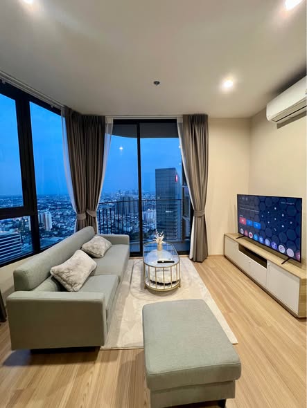 living room of Skyrise Avenue Sukhumvit 64
