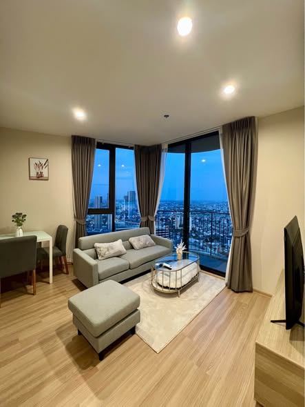 living room of Skyrise Avenue Sukhumvit 64