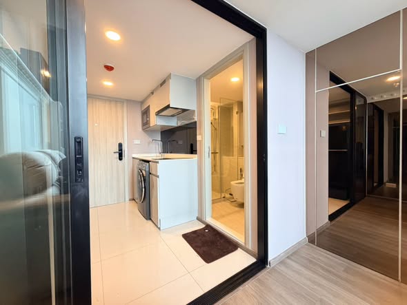 bedroom and room interior and bathroom of So Origin Kaset Interchange