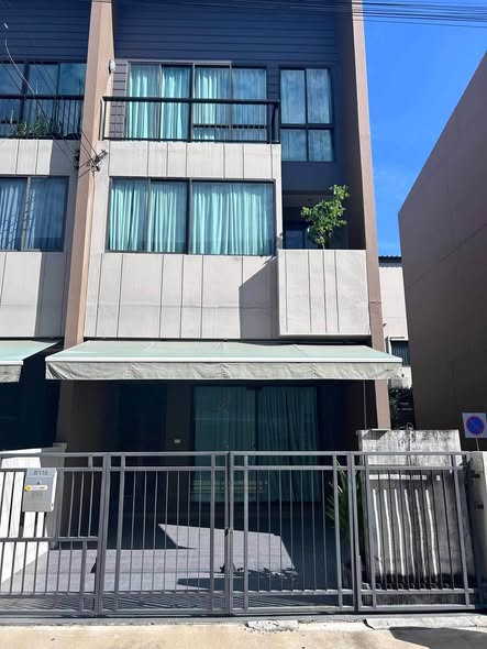 Soi Chumchon Khlong Lo Lae