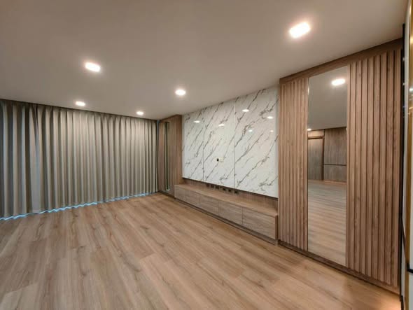 room interior of Somkid Gardens Condominium