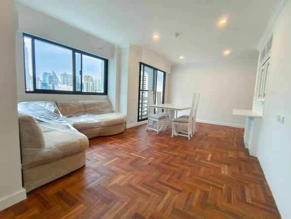 living room of Sukhumvit Park
