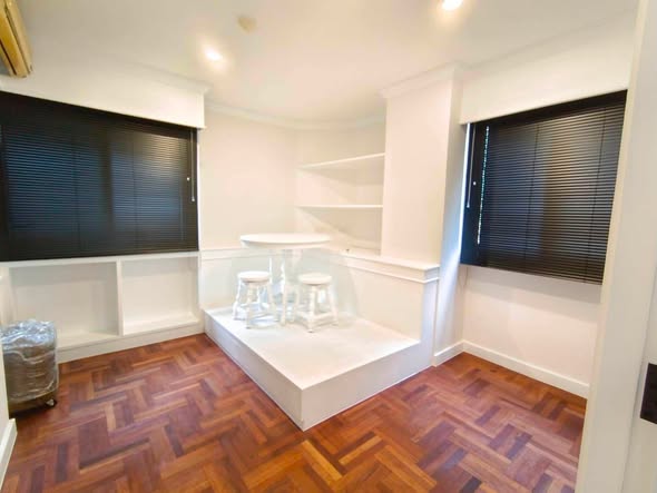 room interior of Sukhumvit Park