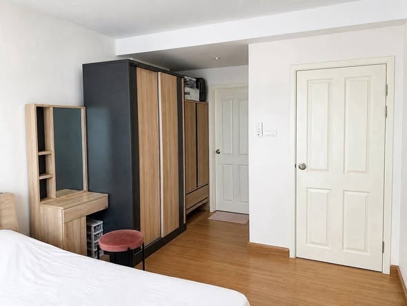 bedroom and room interior of Supalai City Resort Bearing Station (Sukhumvit 105)