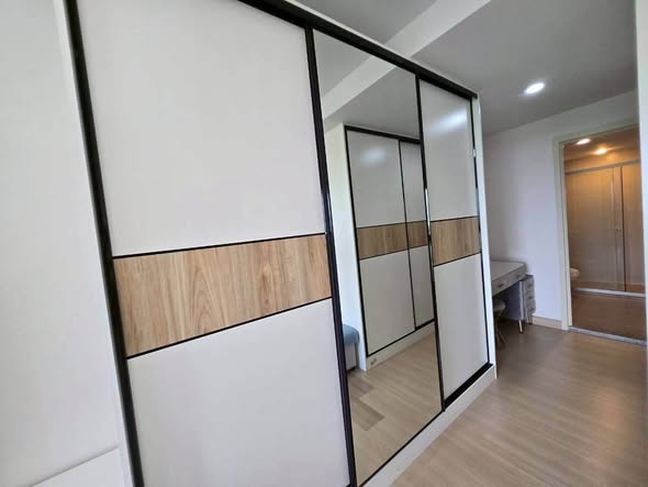 bedroom and room interior of Supalai City Resort Rama 8