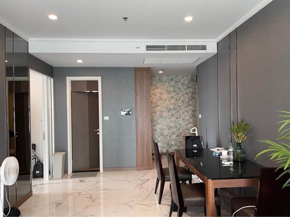 room interior of Supalai Elite Surawong