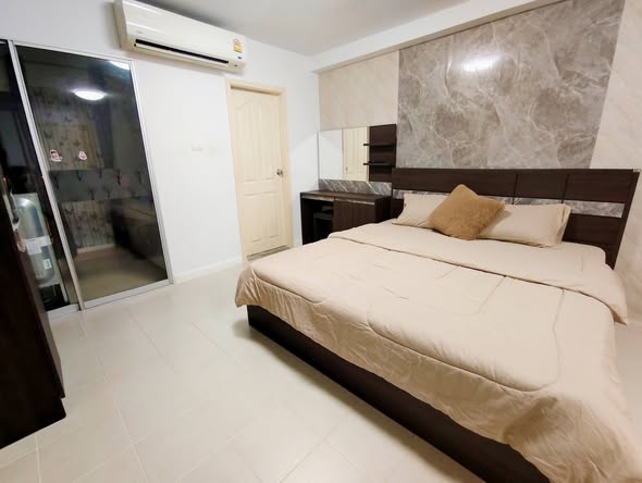 bedroom of Supalai Lagoon Condo B