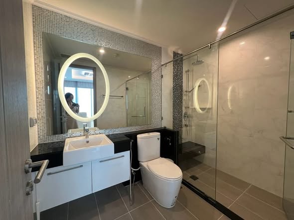 bathroom of Supalai Oriental Sukhumvit 39