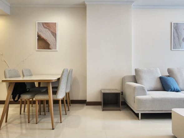 living room and room interior of Supalai Oriental Sukhumvit 39