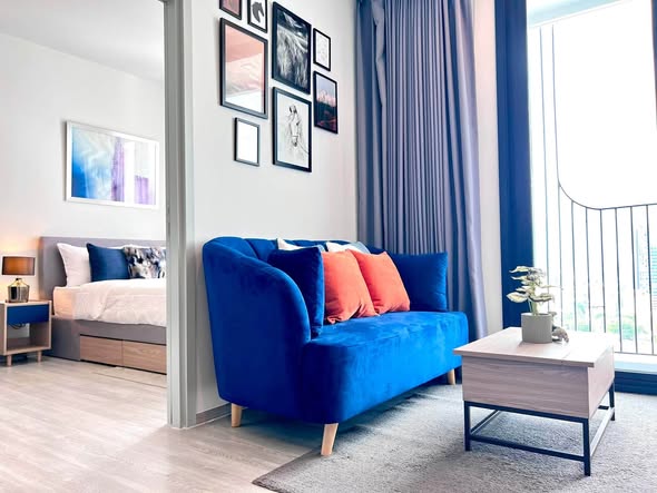 bedroom and living room of Supalai Park Ekkamai – Thonglor