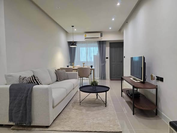 living room of Supalai Park Ekkamai – Thonglor