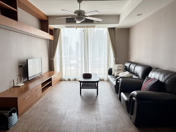 bedroom and living room of Supalai Park Phaholyothin
